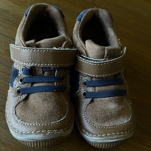 Stride Rite Kids Shoe Size 6.5 Brown + Navy